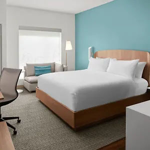 Element Uptown Hotel